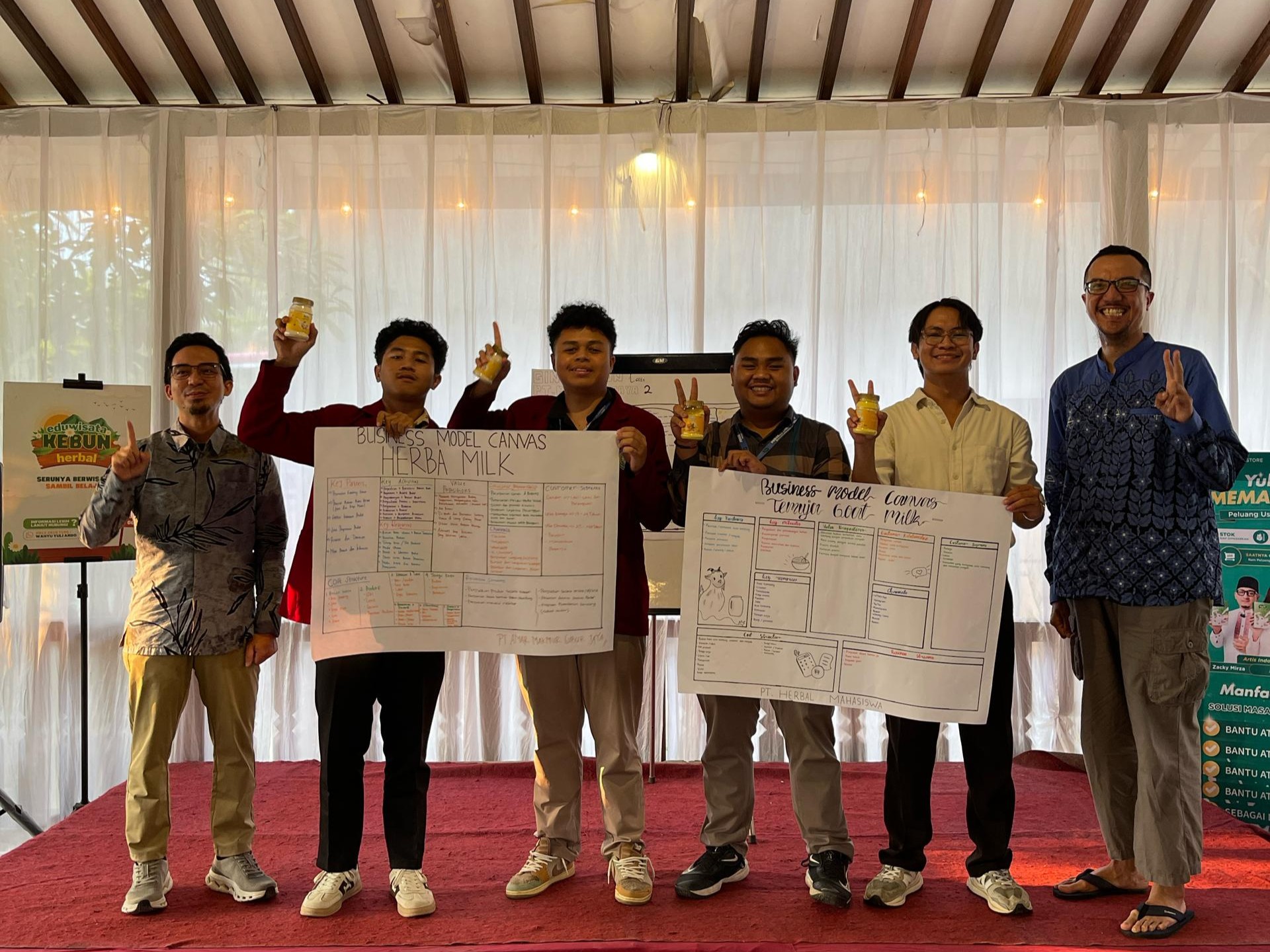 Farmasis Berjiwa Wirausaha, Herbal Indo Utama Bagikan Ilmu Marketing dan Praktik UKOT ke 150 Mahasiswa Farmasi UMBJM